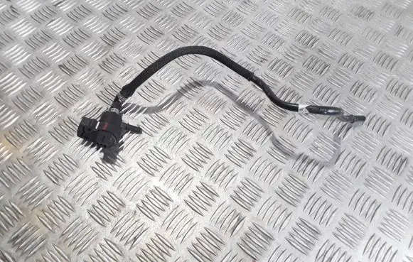 Mercedes-Benz ML W164 Valve vacuum A0004769832