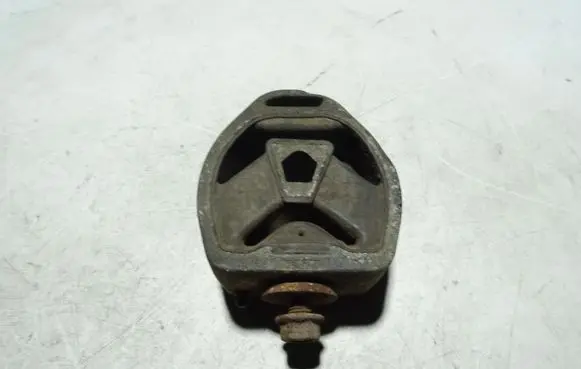 Audi A4 S4 B5 8D Engine mount bracket 8D0399151H