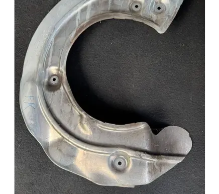 BMW X5 G05 Front brake disc dust cover plate 6878311 123462