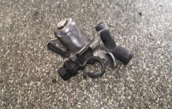 Mercedes-Benz E W212 Coolant heater control valve A6512000231