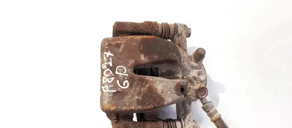 Toyota Avensis T250 Rear brake caliper y01340
