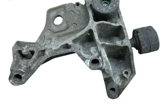 Volvo S80 Engine mounting bracket 6G926F030BA 30681951