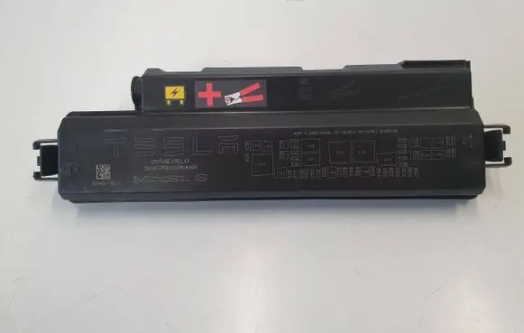 Tesla Model S Fuse box cover 103440600C