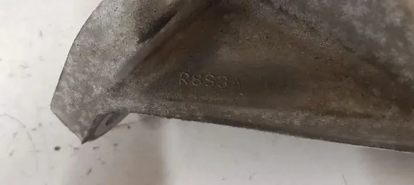 Jaguar XF X250 Engine mounting bracket R8S3A