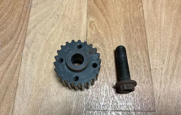 Volkswagen PASSAT B6 Crankshaft pulley 038105263H