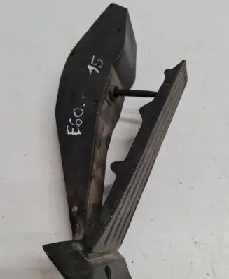 BMW 5 E60 E61 Accelerator throttle pedal 6766931 060106 25916010
