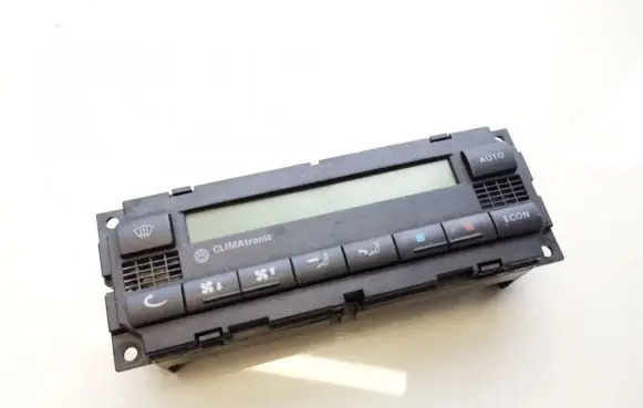 Volkswagen PASSAT B5 Climate control unit 6013966