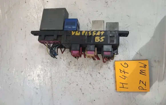 Volkswagen PASSAT B5 Other relay 8976446