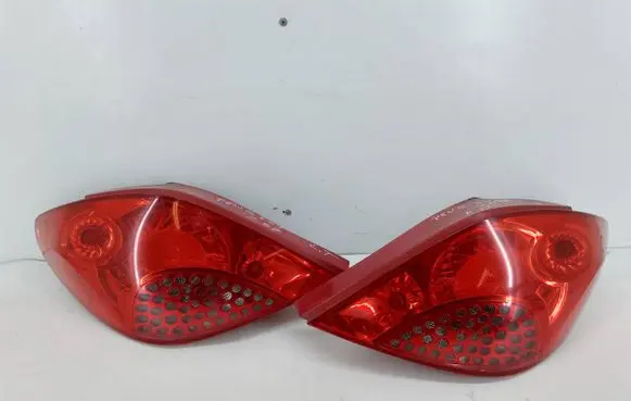 Peugeot 207 Rear/tail lights set 