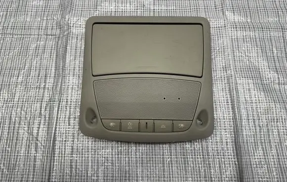 Nissan Navara D23 Boot/trunk interior light 