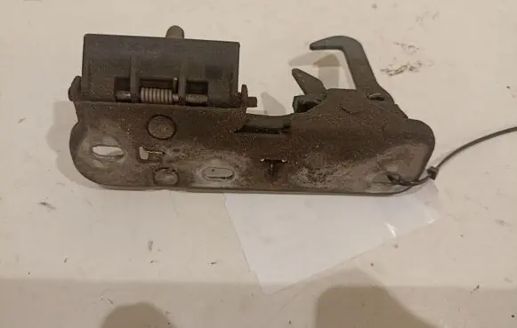 Volkswagen Tiguan Engine bonnet/hood lock/catch 1K0822480