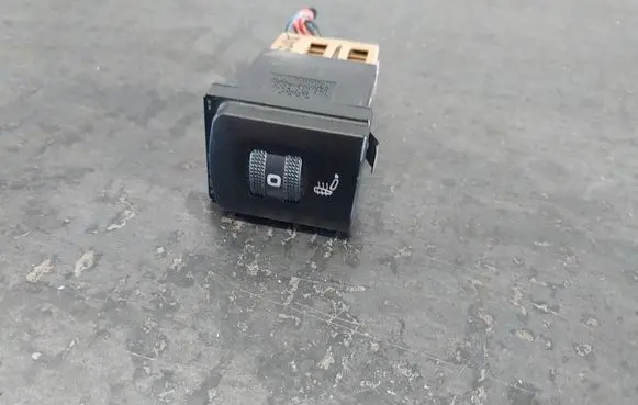 Audi A3 S3 8L Seat heating switch 8L0963563A
