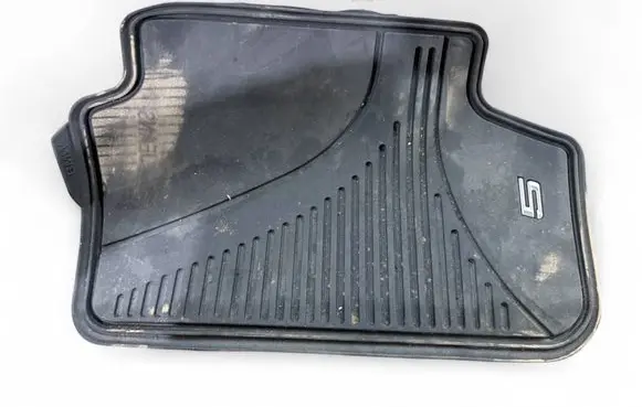 BMW M5 F90 Rear floor mat 2414220