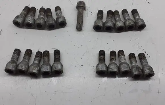 Audi A6 S6 C6 4F Nuts/bolts 
