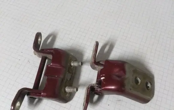 Nissan Primera Rear door hinge set 
