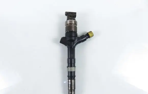 Toyota Corolla E120 E130 Fuel injector 236700G010
