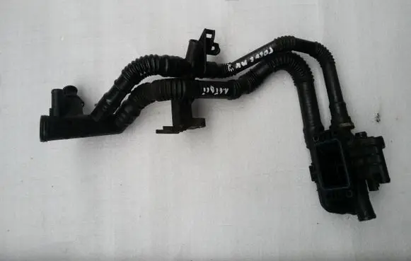 Ford Focus Thermostat housing 