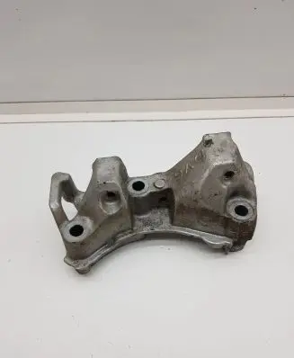 Peugeot 308 Engine mounting bracket 9688615780