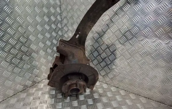 Mazda 3 I Stub axle 