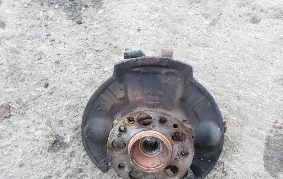 Mercedes-Benz A W168 Front wheel hub spindle knuckle