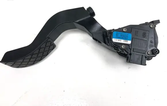 Audi A6 S6 C5 4B Accelerator throttle pedal 8D1723523M
