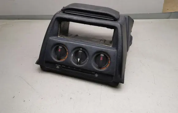Mercedes-Benz 190 W201 Climate control unit 2016830275