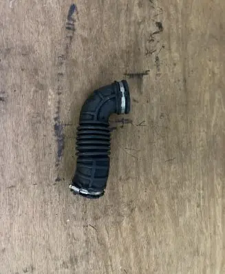 Chevrolet Trax Air intake hose/pipe