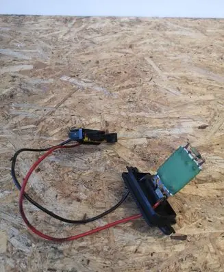 Renault Megane II Heater blower fan relay 