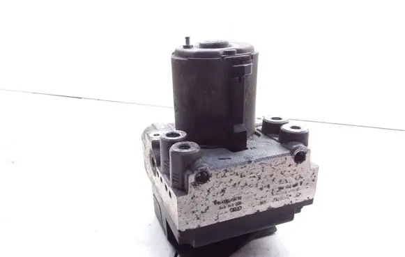 Audi A4 S4 B5 8D ABS Pump 8D0614111