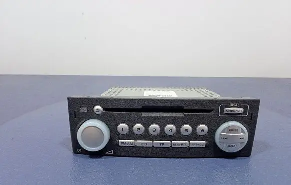 Mitsubishi Colt Radio/CD/DVD/GPS head unit MR587702HA