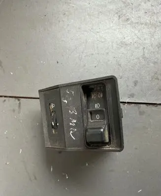 BMW 5 E34 Fog light switch 8110498