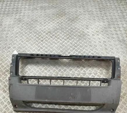 Front bumper lip