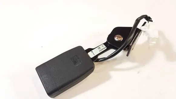 Middle seatbelt buckle (rear)