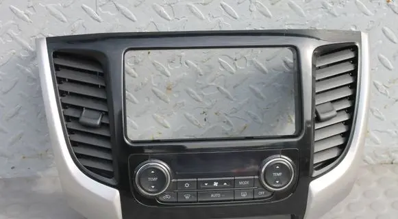 Mitsubishi L200 Panel trim PANEL8002B808ZZ 8002B808ZZ 7820A745