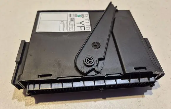 Opel Meriva A Comfort/convenience module 13111111 330518684