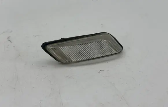 BMW Z3 E36 Front fender indicator light 8389535 63138389535