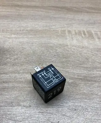 Audi A4 S4 B5 8D Other relay 443951253AA 219