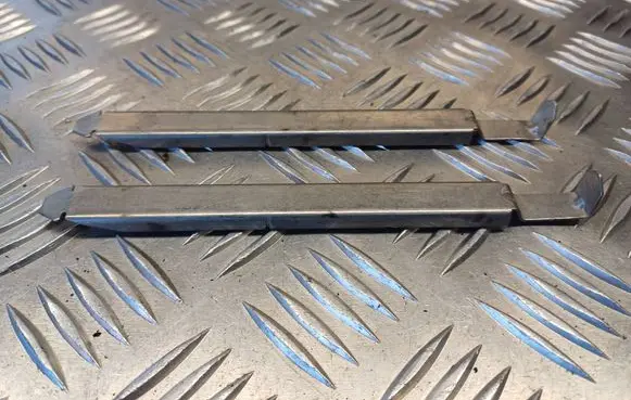Volvo V50 Headlight/headlamp mounting bracket 