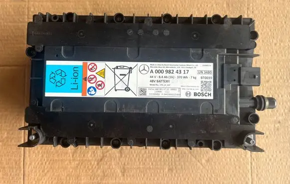 Mercedes-Benz S W223 Hybrid / electric car battery A0009824317