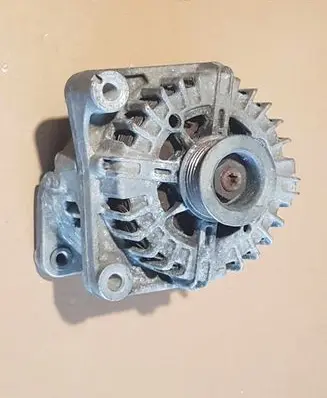 BMW 5 E60 E61 Generator/alternator 7802261 FG18S019 2543461D
