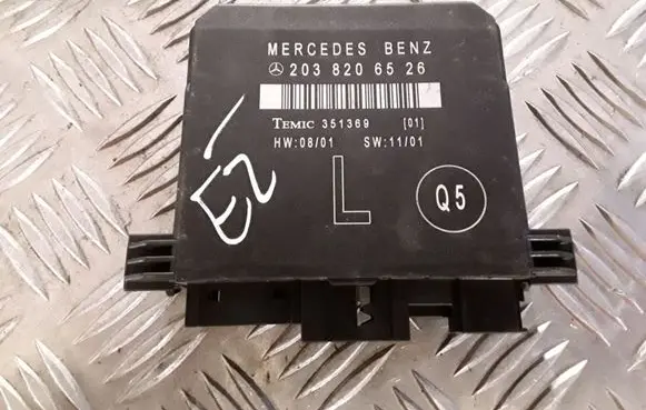 Mercedes-Benz C W203 Door control unit/module 2038206526