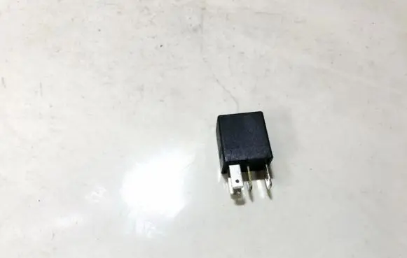 Opel Zafira A Other relay 90229206