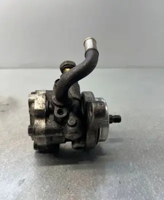 Nissan X-Trail T30 Power steering pump