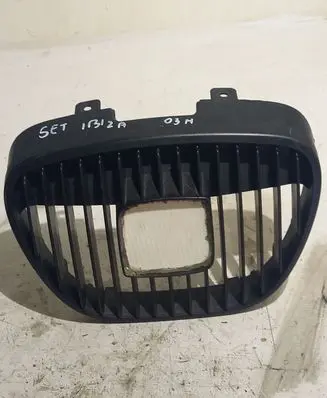 Seat Ibiza II (6k) Front grill 6L0853651