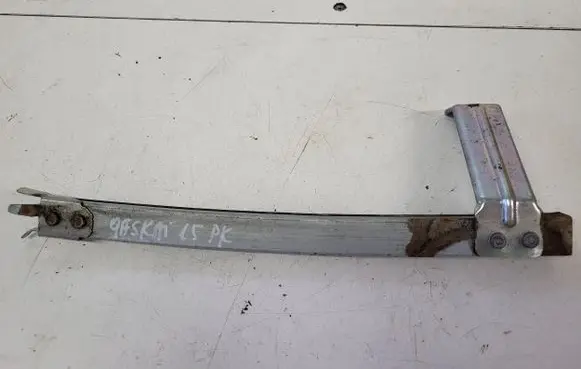 Nissan Qashqai Front door windshield rail 