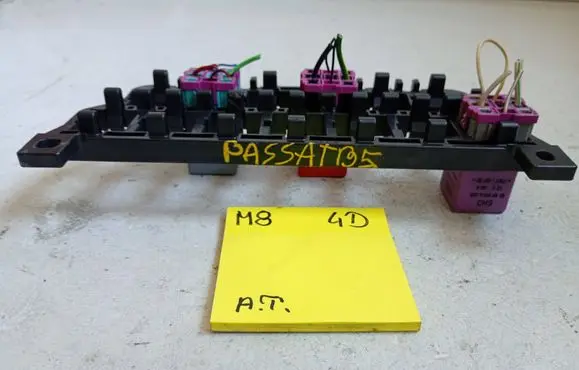 Volkswagen PASSAT B5 Fuse box set 8D0937503E 431951253G 443951253L