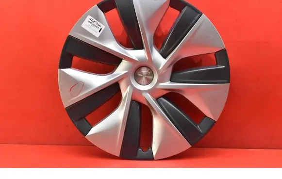 Tesla Model Y R17 wheel hub/cap/trim 104423500B