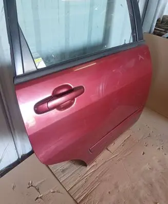 Suzuki Liana Rear door