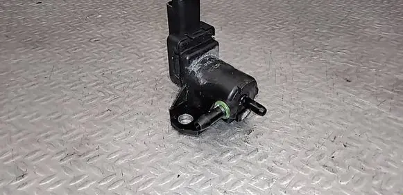 Citroen C4 II Picasso Turbo solenoid valve 9688124580