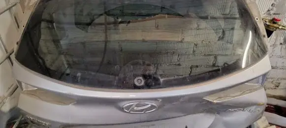 Hyundai Kona I Rear windscreen/windshield window 